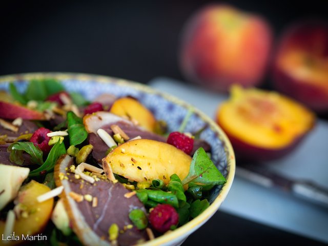 salade pêches, framboises et magret