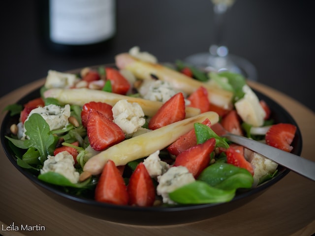 salade asperges, fraises, roquefort