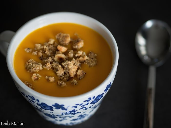 recette de soupe de butternut, streusel aux épices et zestes d'orange