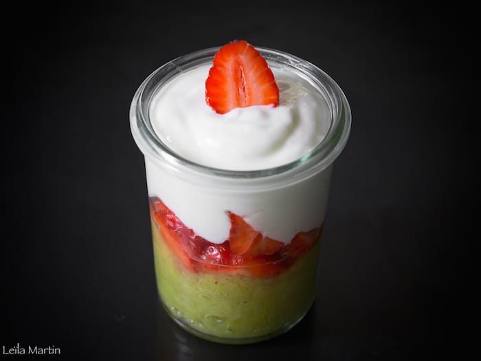 recette de Verrine rhubarbe et fraises d'Alsace, yaourt au lait de bufflonne