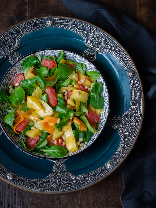 Recette de salade de mâche, agrumes et carottes au raz-el-hanout