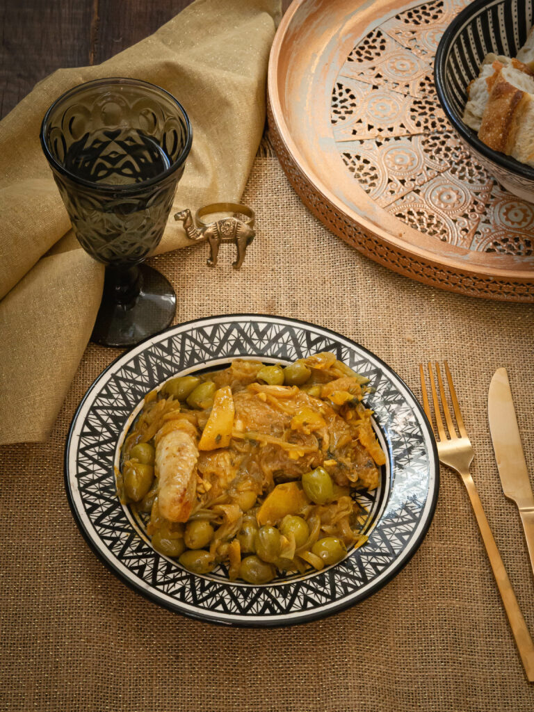 Recette de tajine de poulet au citron confit et aux olives