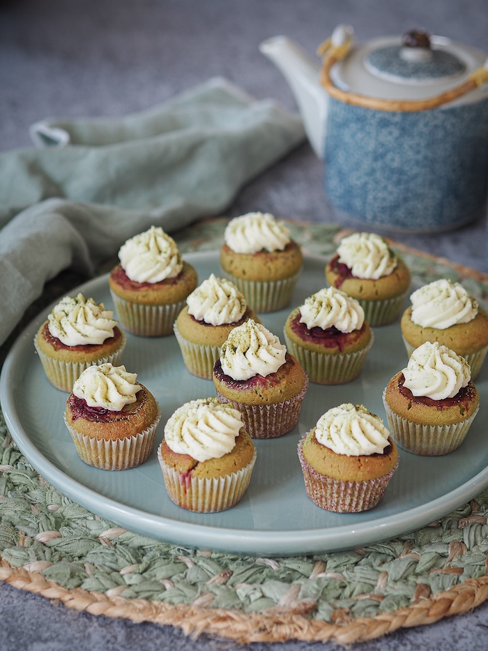 Recette cupcakes Forêt verte; matcha, cerise, ganache montée Kirsch et vanille