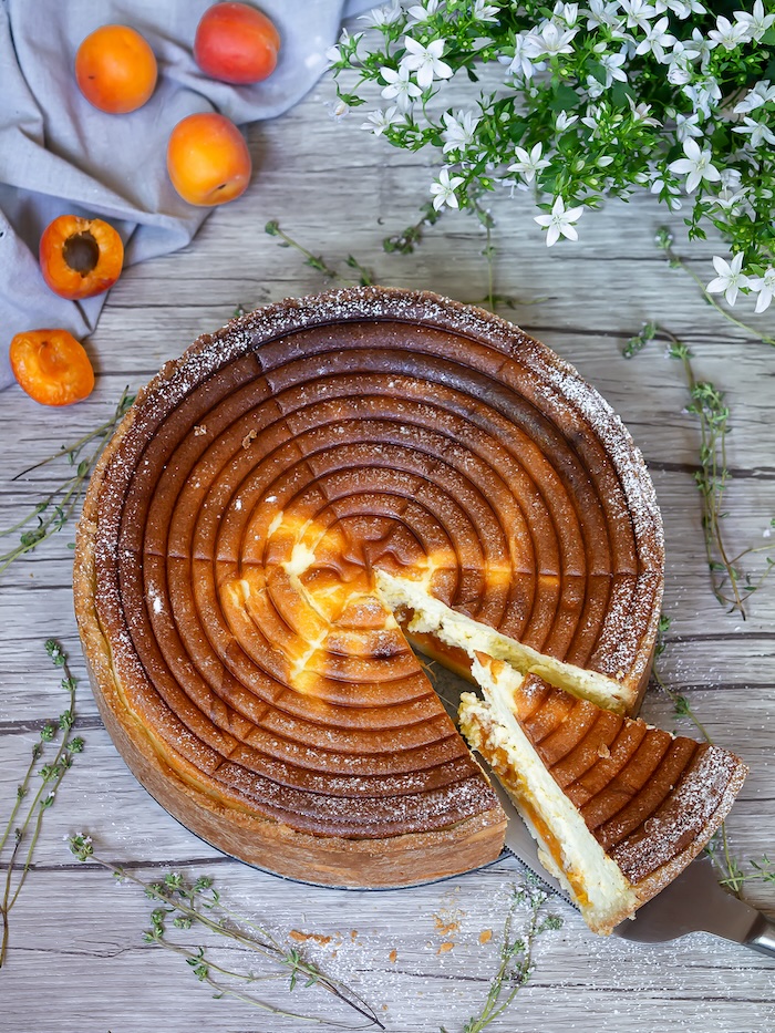 Recette de ma tarte au fromage blanc aux abricots pochés au thym