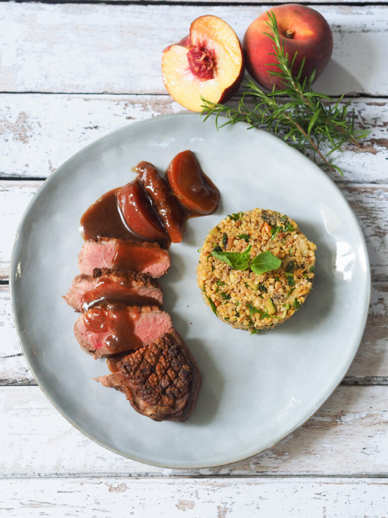 Recette de magret de canard aux pêches et au romarin