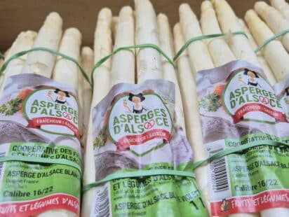 Bottes d’asperges blanches d’Alsace en cagette
